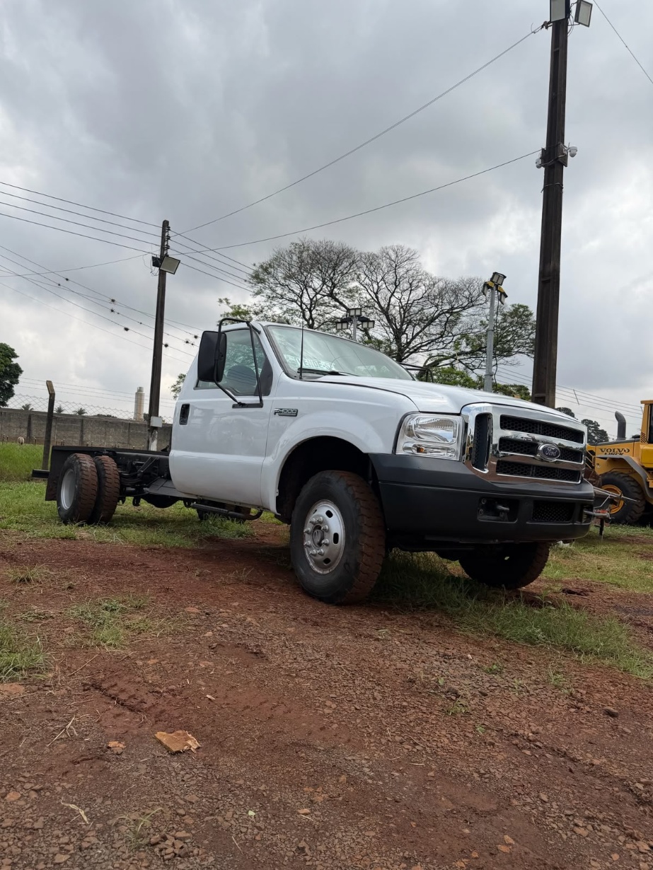 Caminhão Ford F4000