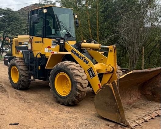Pá Carregadeira Komatsu WA200-6 ano 2023