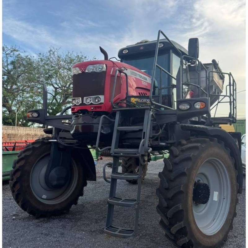 Pulverizador Autopropelido Massey Ferguson MF 9335 ano 2021