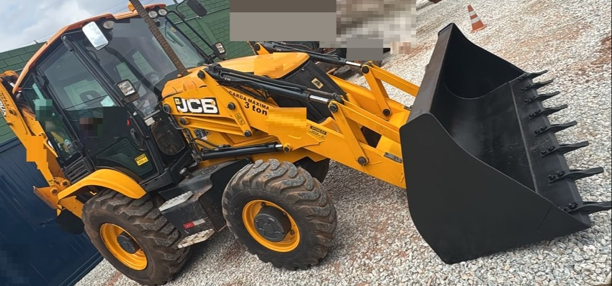 Retroescavadeira JCB 3CX ano 2022