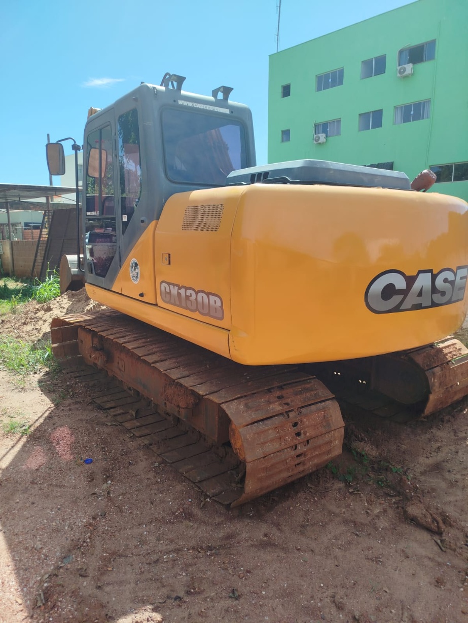Escavadeira Case 130B ano 2013