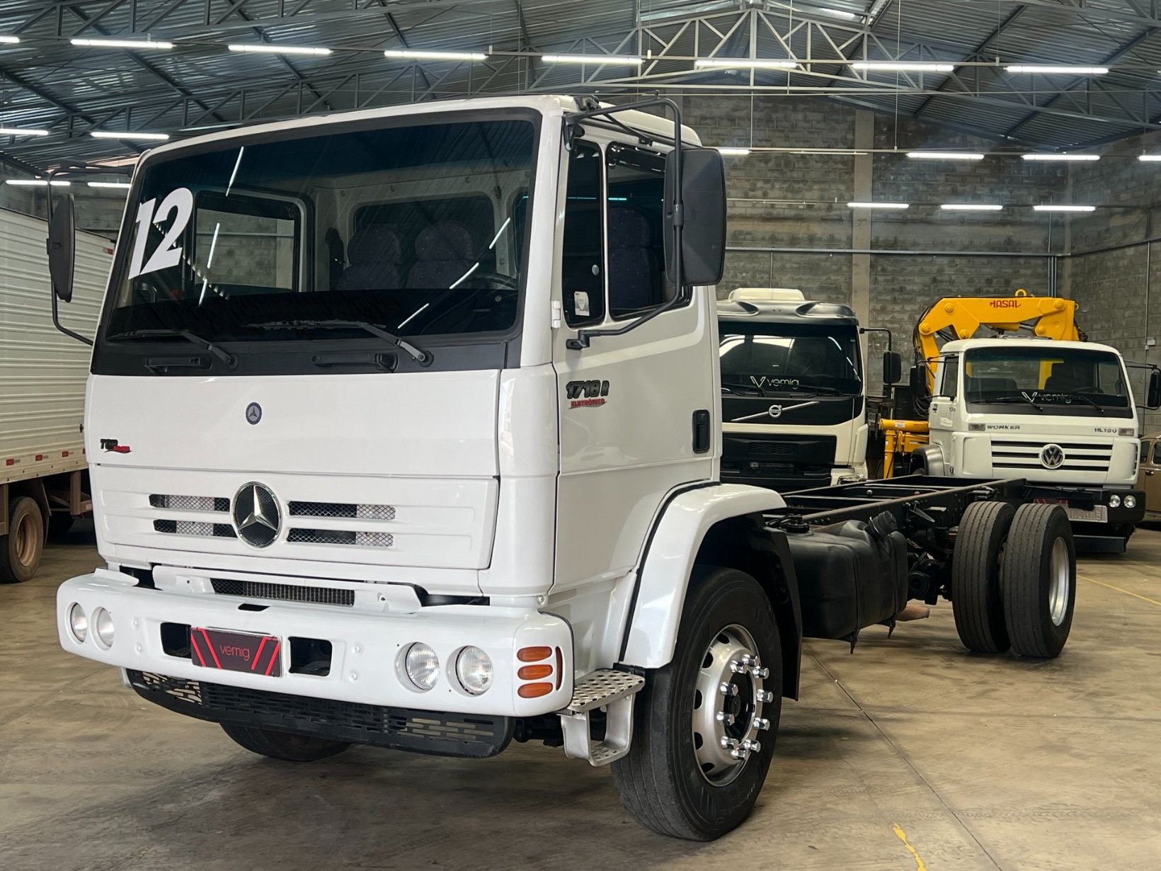 Caminhão Mercedes Benz 1718 ano 2012