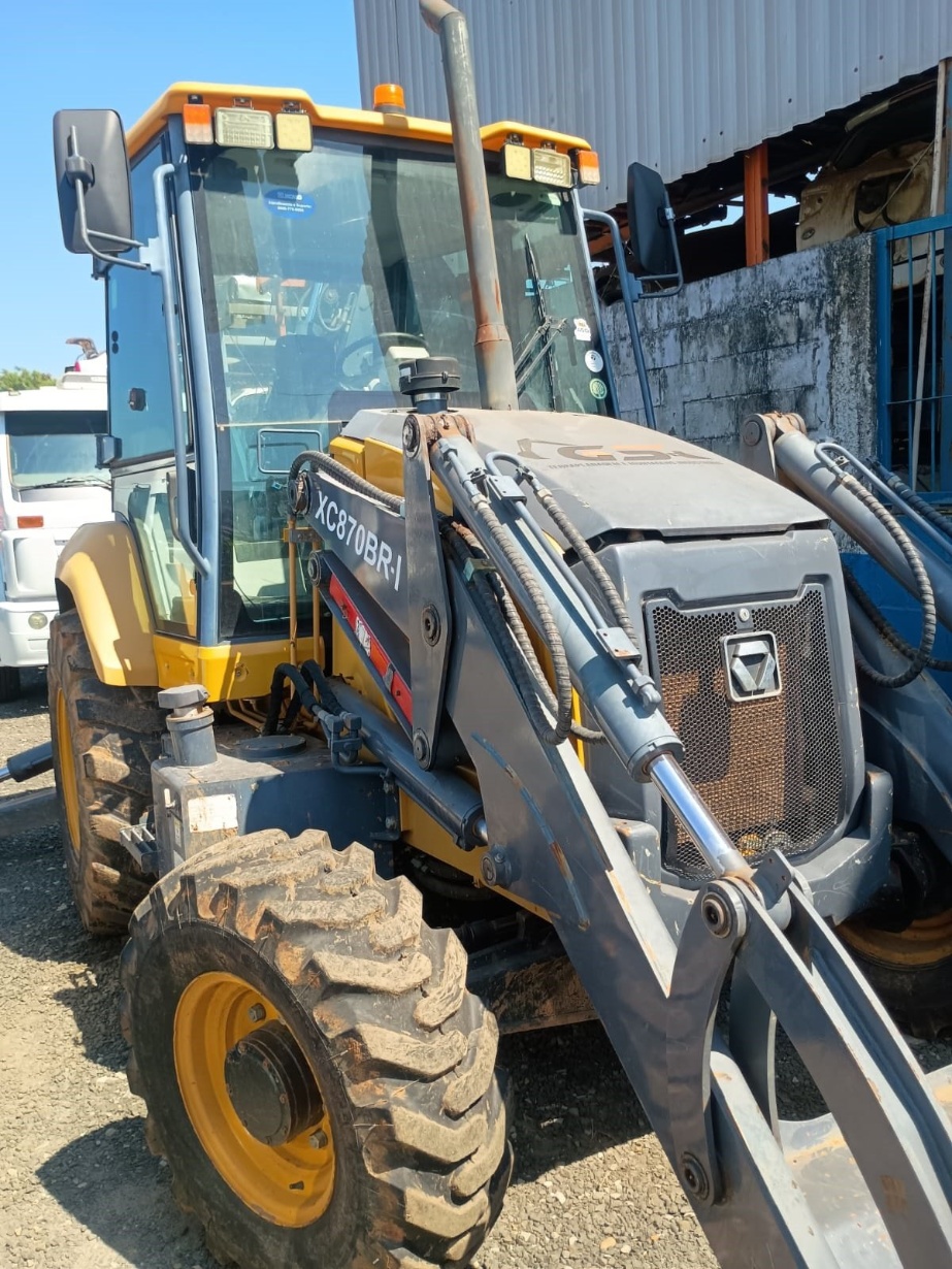 Retroescavadeira XCMG XC870BR-I ano 2023
