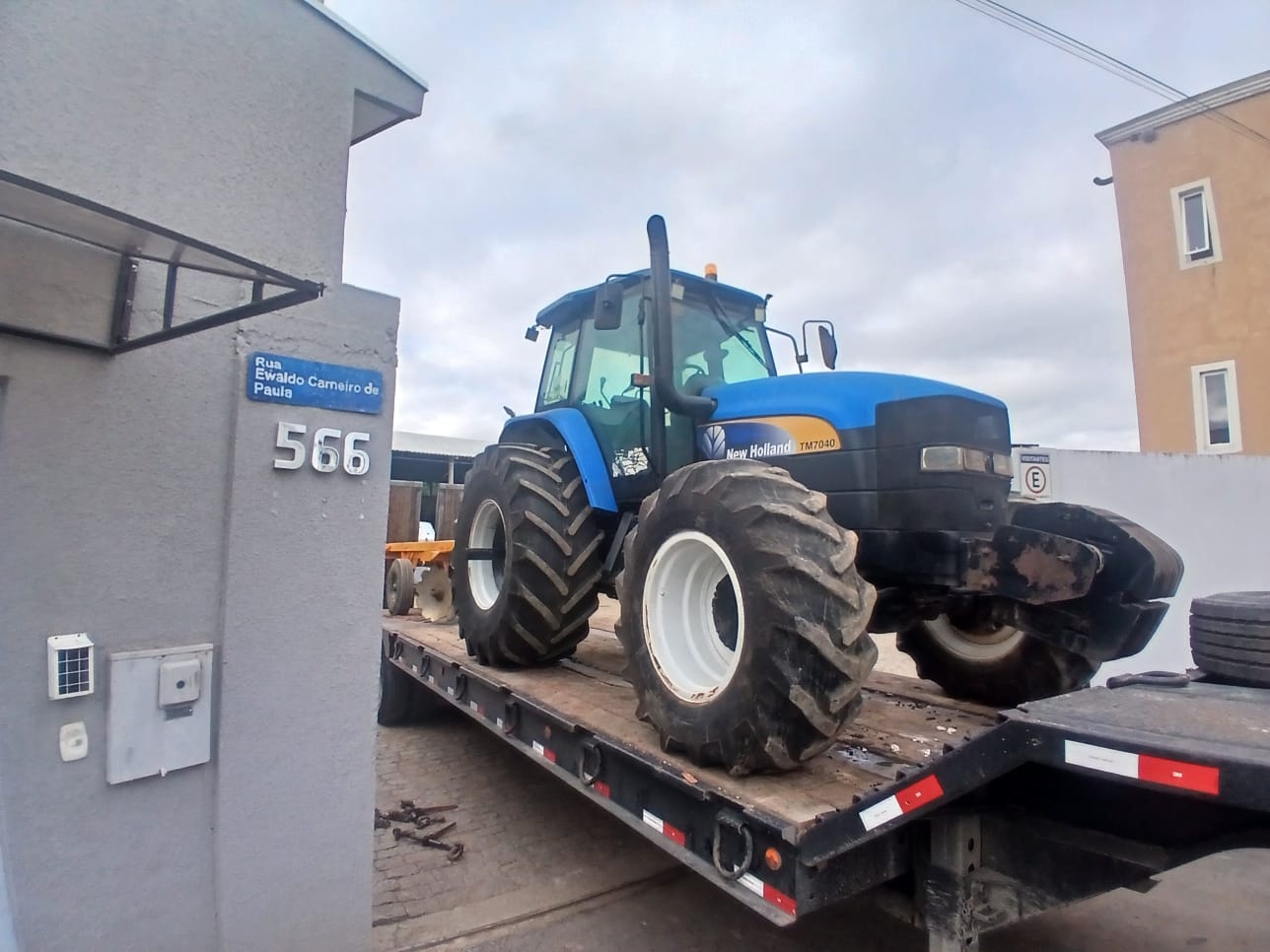 Trator New Holland TM 7040