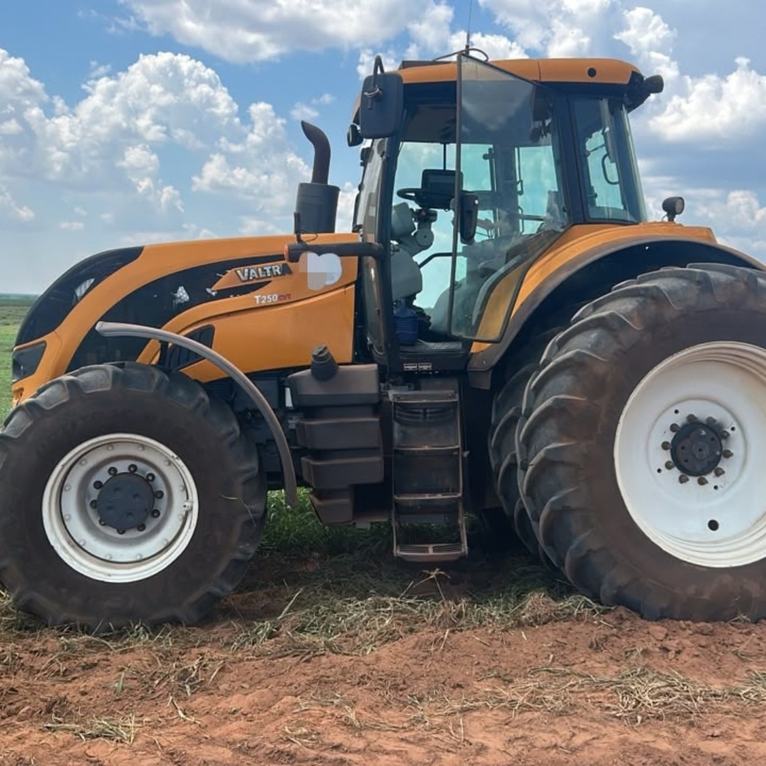 Trator Valtra T250