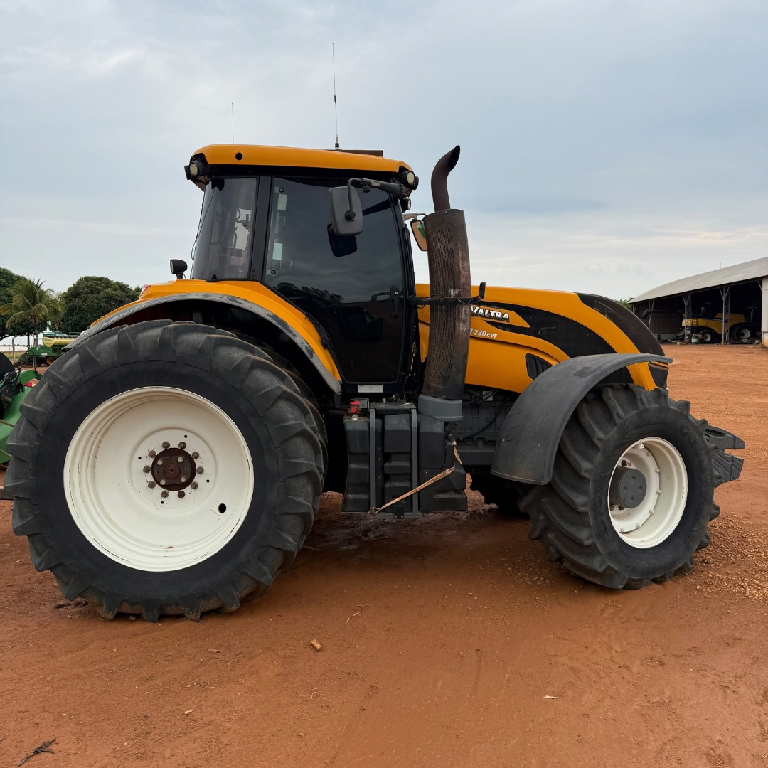 Trator Valtra T230 CVT