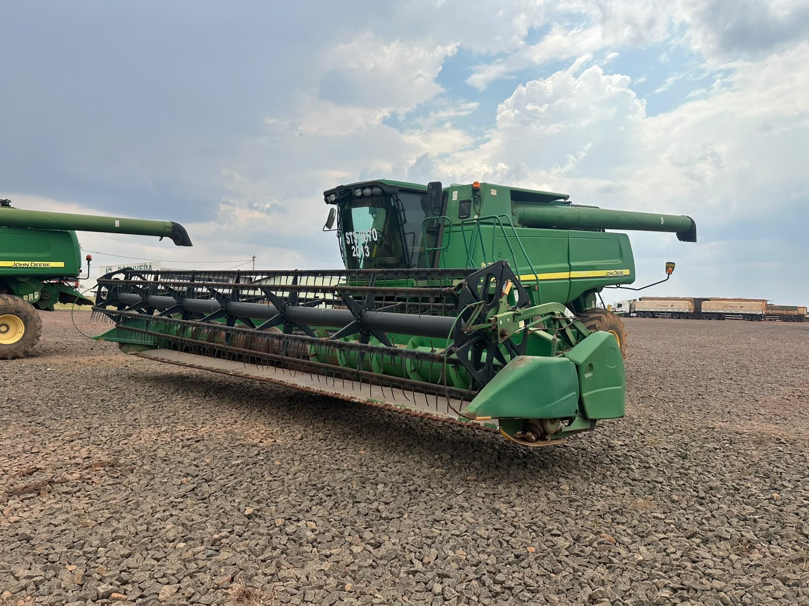 Colheitadeira John Deere 9670 STS  ano 2013