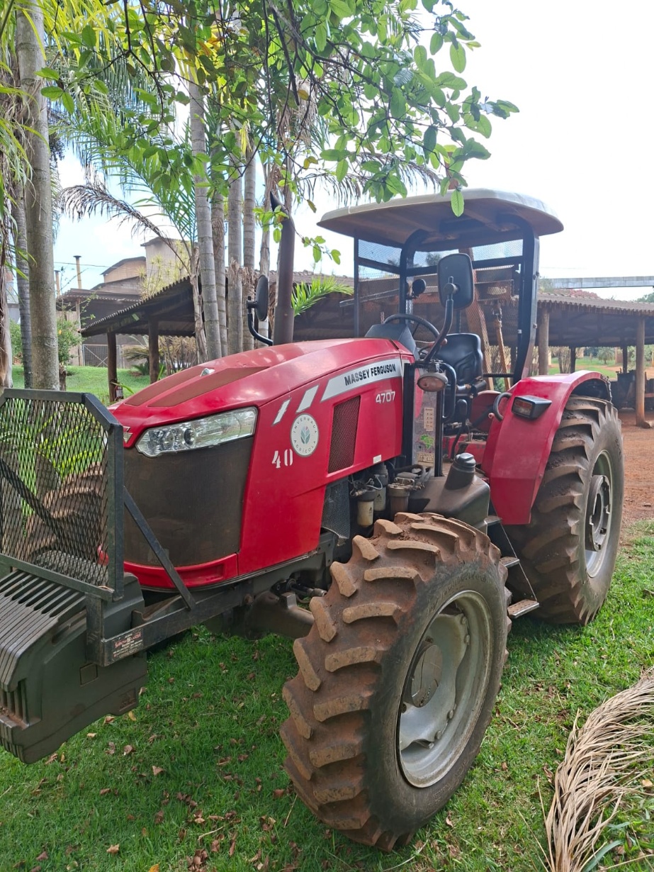 Trator Massey Ferguson MF 4707 ano 2019
