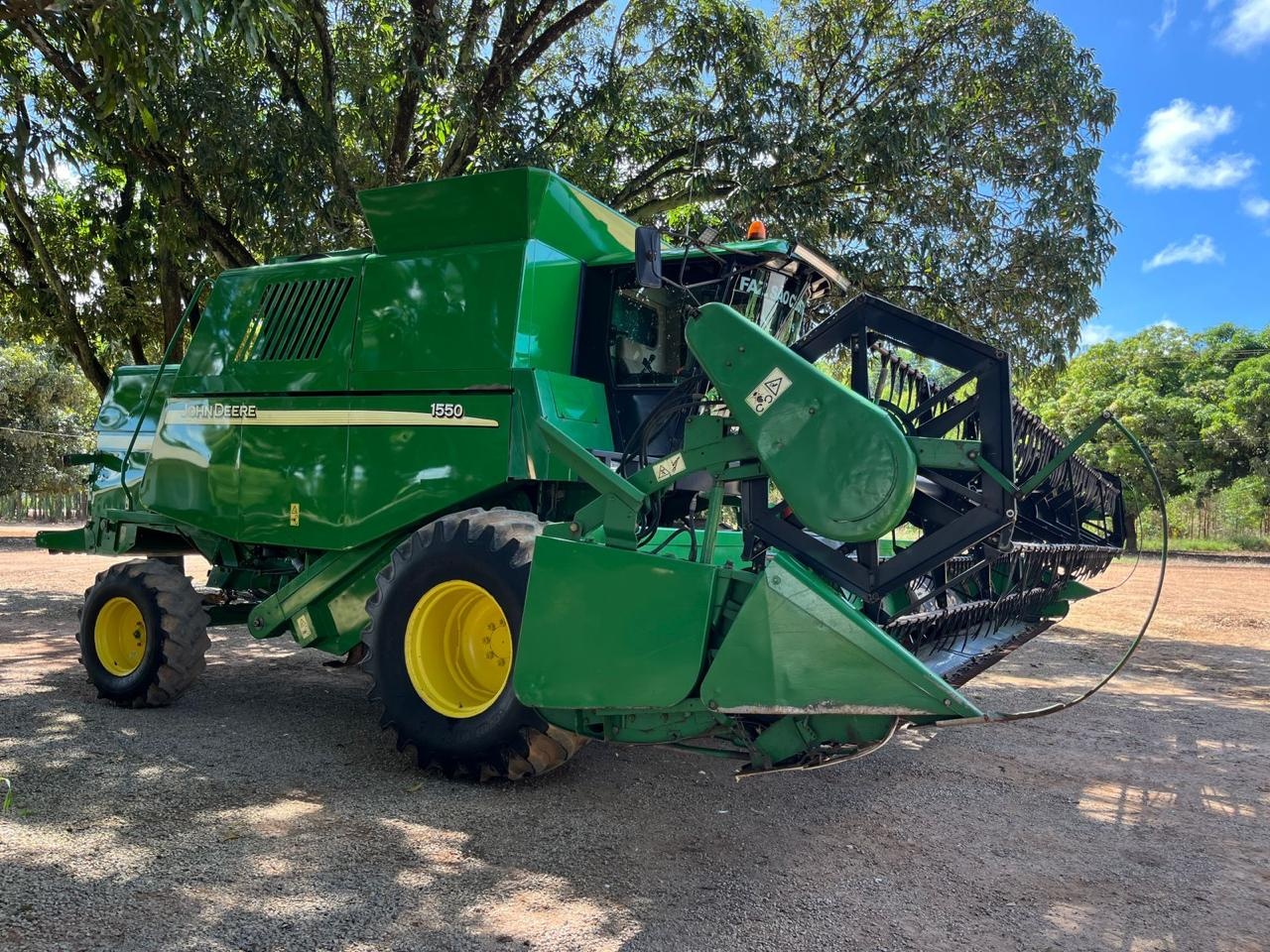Colheitadeira John Deere 1550