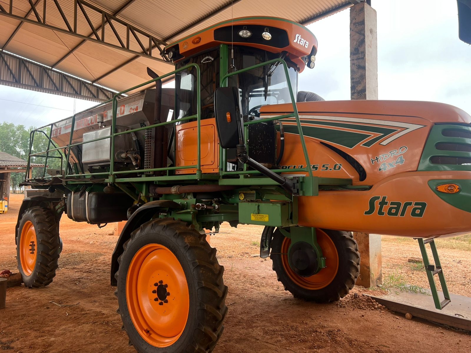 Distribuidor Autopropelido Stara Hercules 5.0  ano 2015