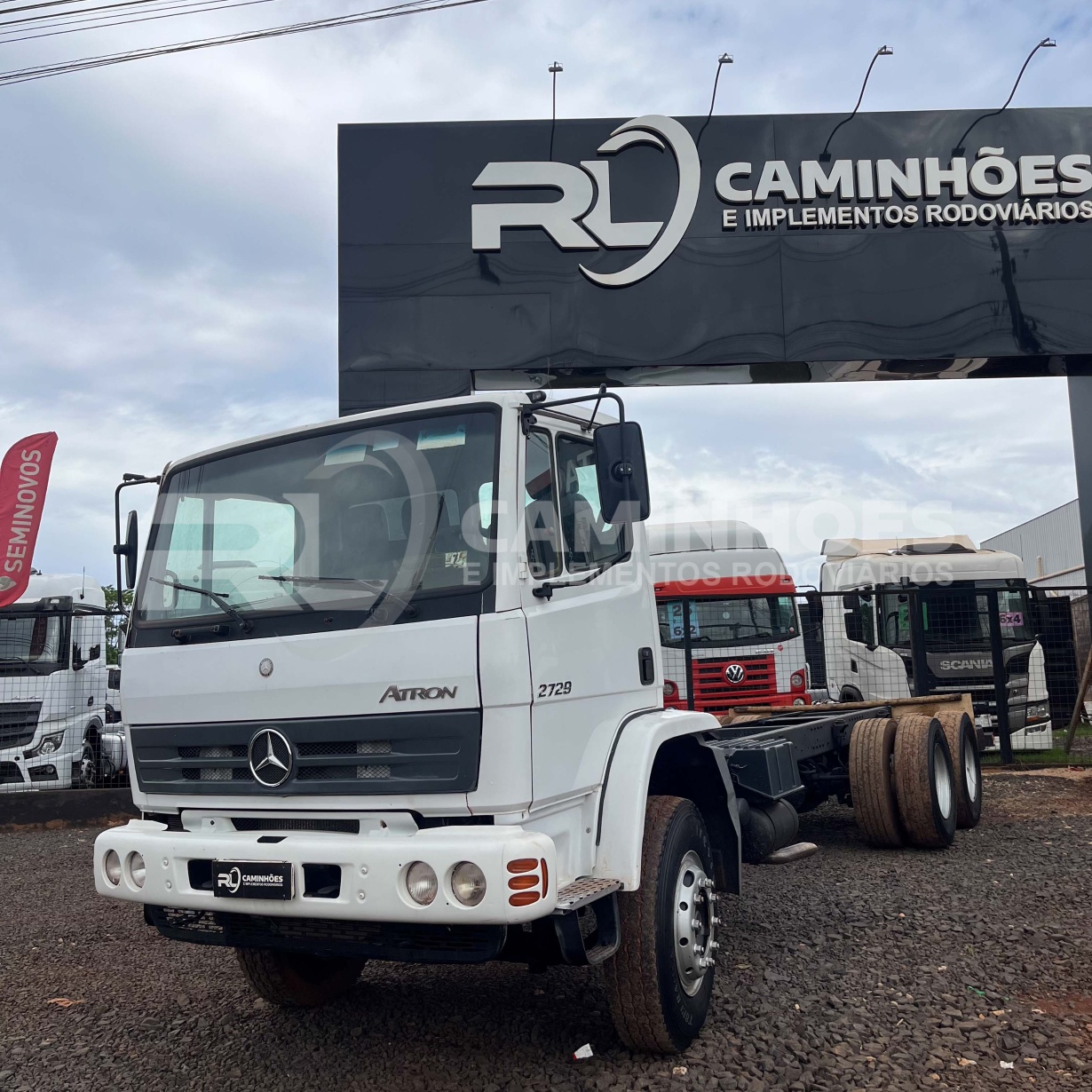 Caminhão Mercedes Benz Atron 2729 ano 2016