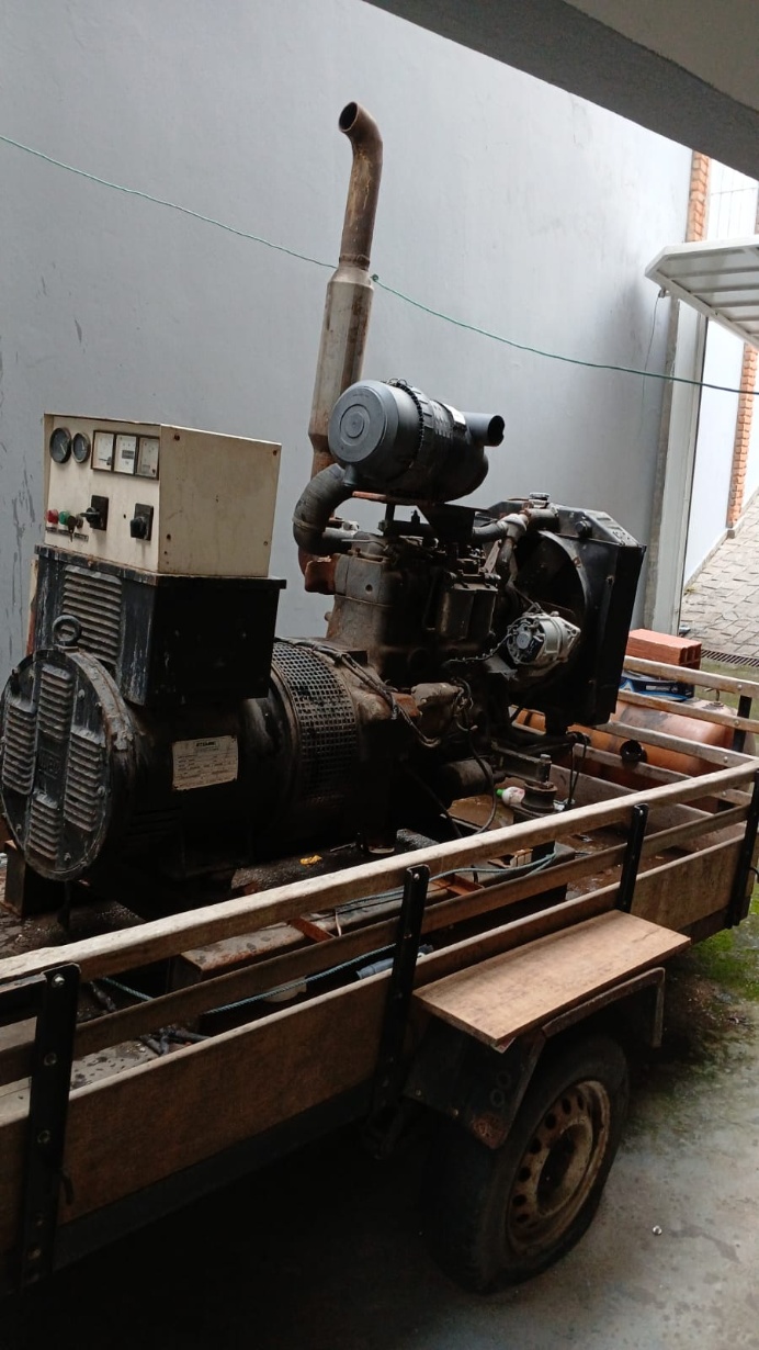Gerador de Energia STEMAC 40 kVA ano 2002