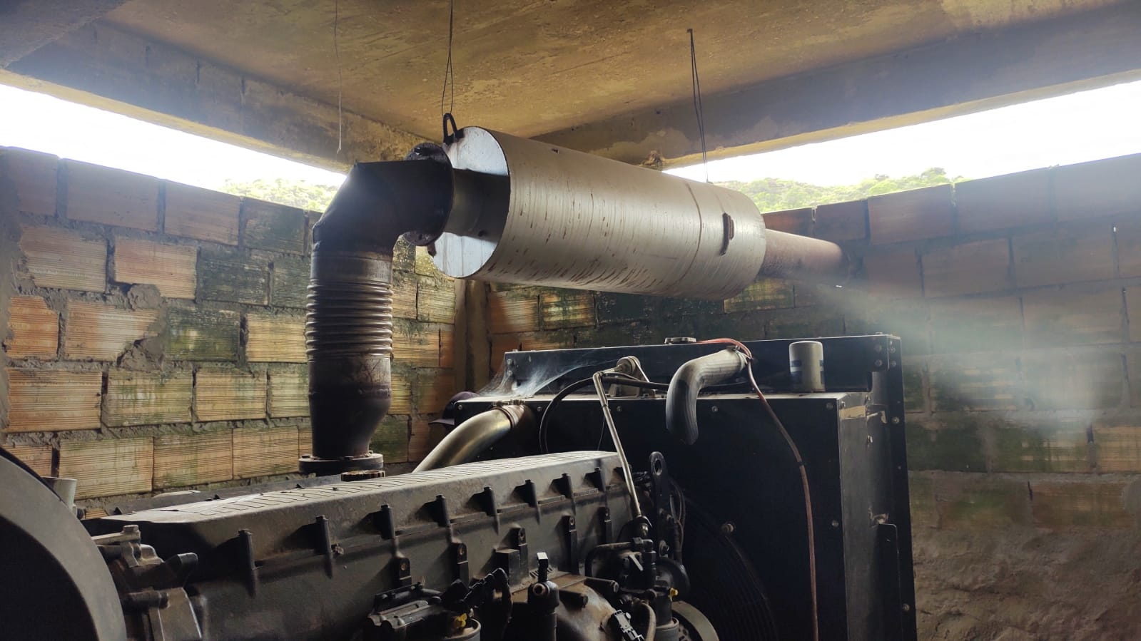 Gerador de Energia Leon Heimer 550 kVA ano 2012