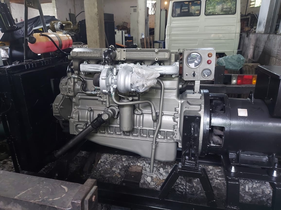 Gerador de Energia Genérica 100 kVA ano 2001