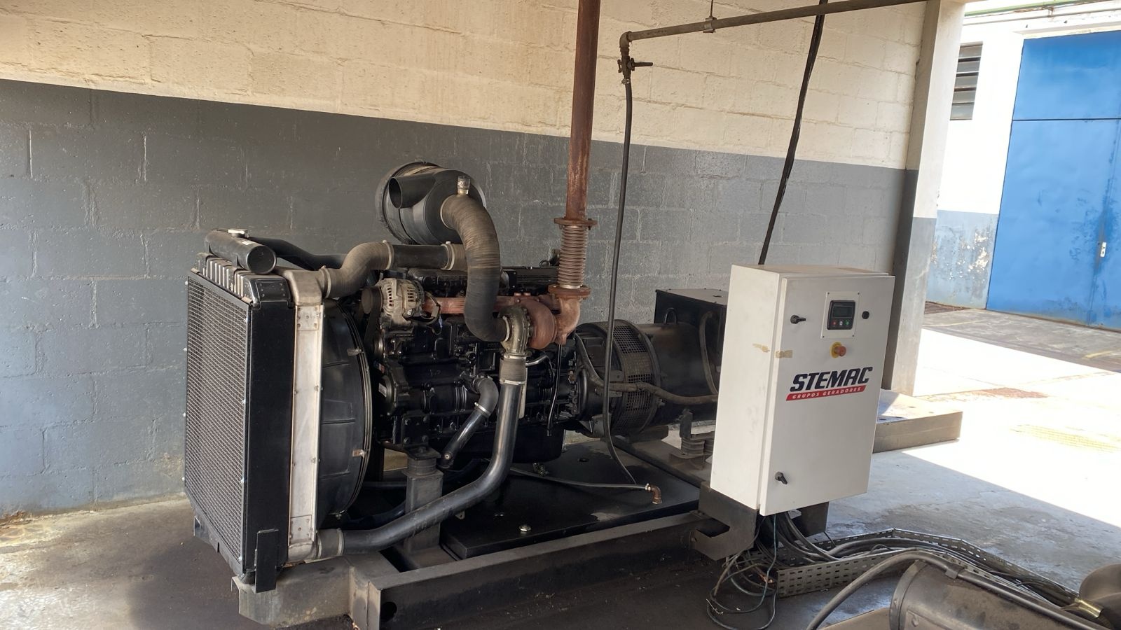 Gerador de Energia STEMAC 180 KVA ano 2009