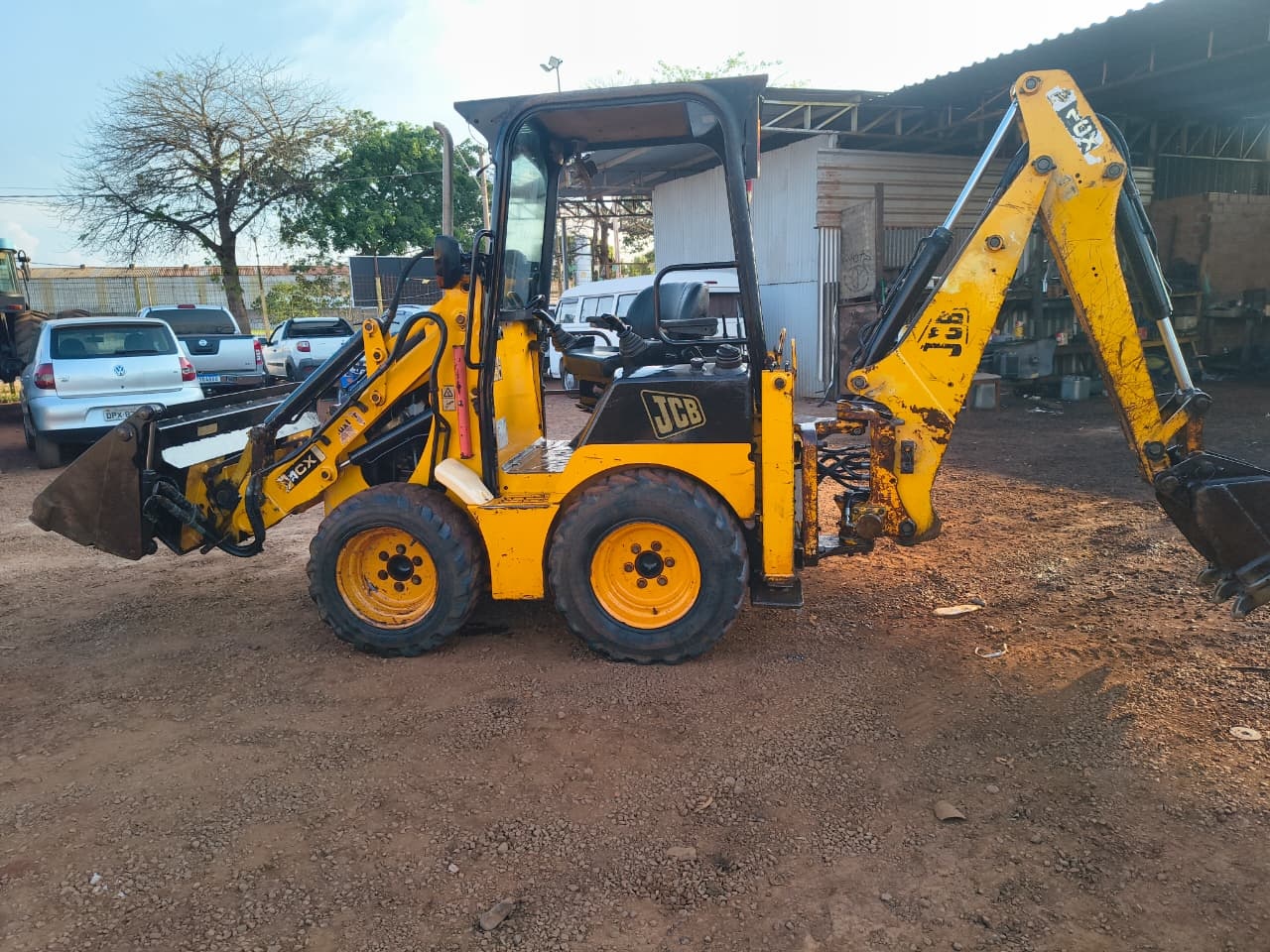Mini Retroescavadeira JCB 1CX ano 2010