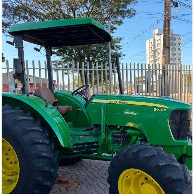 Trator John Deere 5075E ano 2018