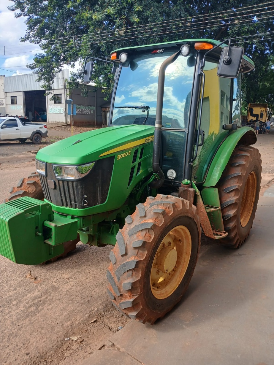 Trator John Deere 5080 ano 2022
