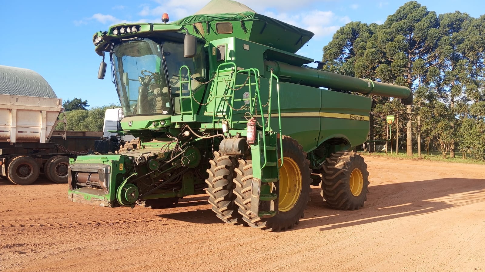 Colheitadeira John Deere S670 ano 2015