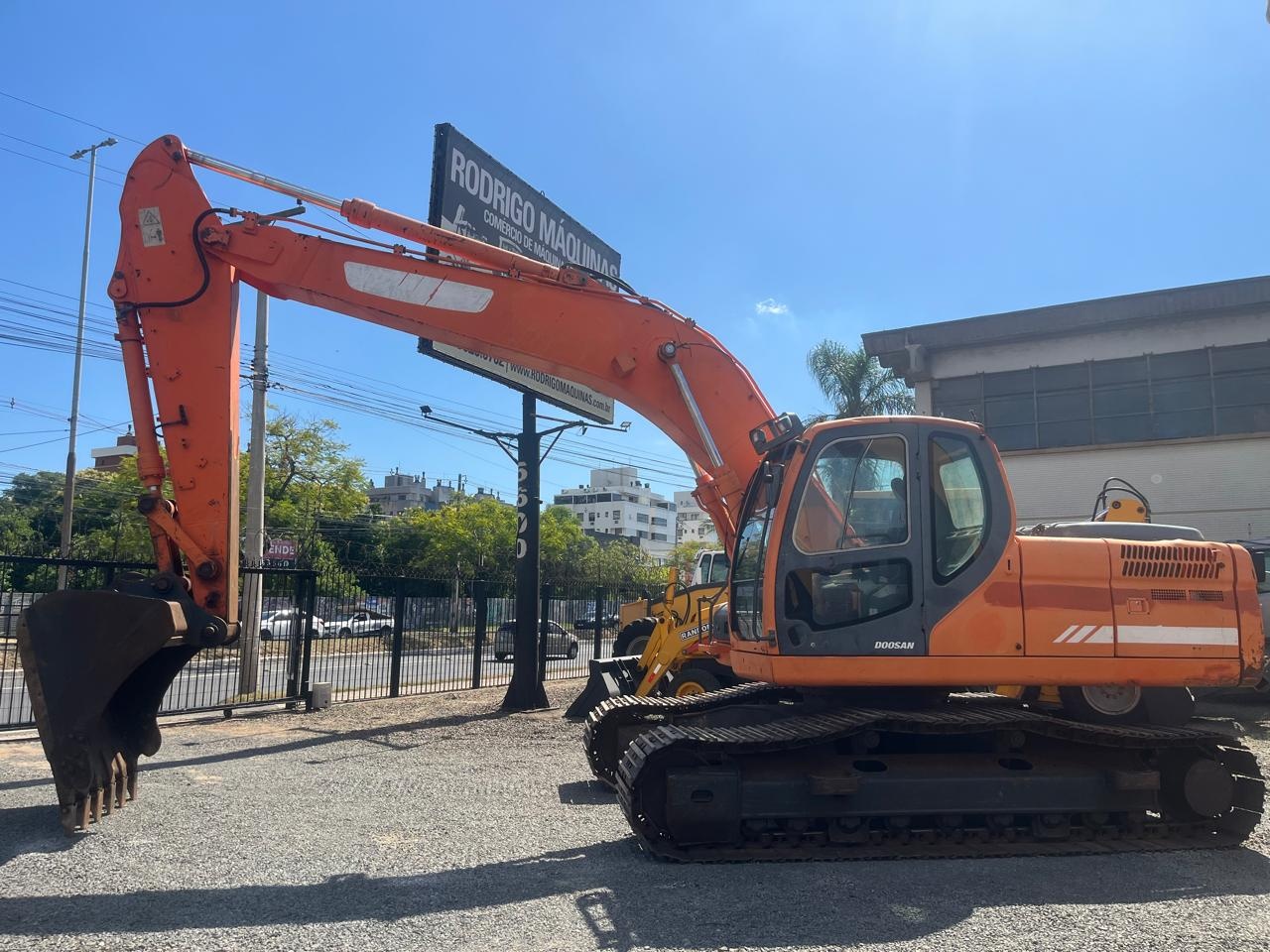 Escavadeira Doosan DX225LC-A ano 2011