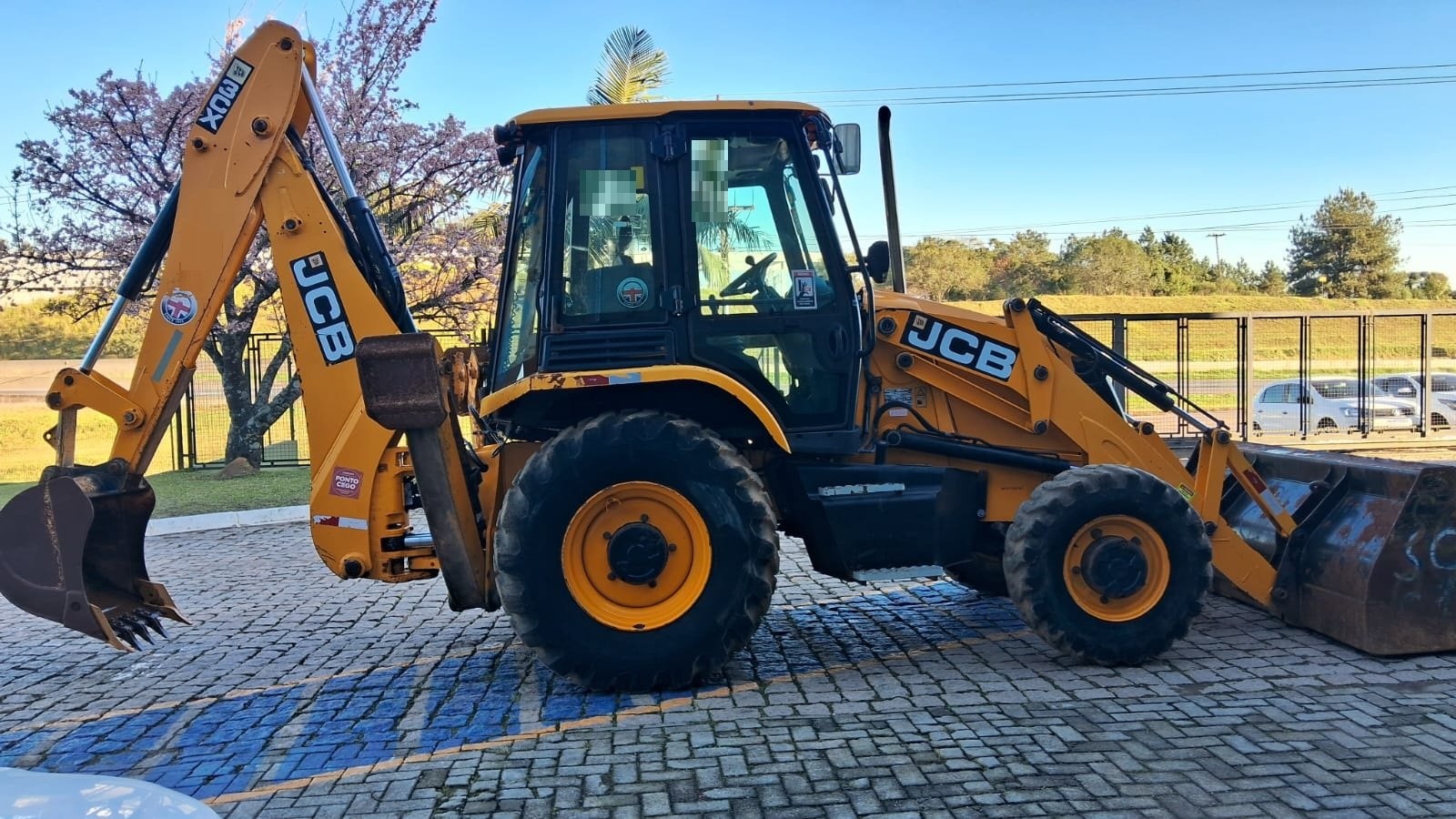 Retroescavadeira JCB 3CX ano 2021