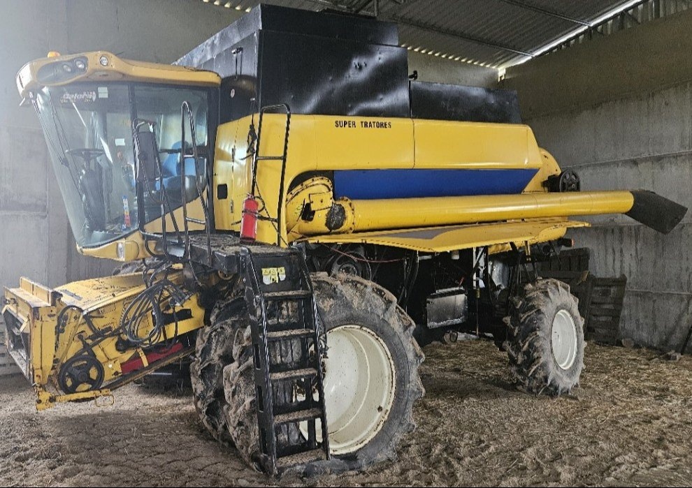 Colheitadeira New Holland CS 6090 ano 2016