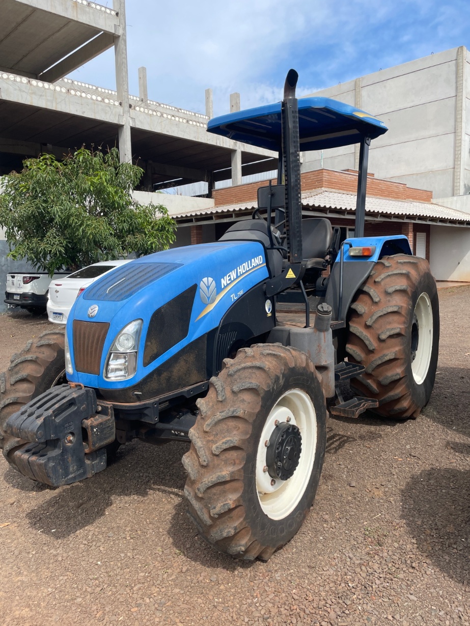 Trator New Holland TL 75E ano 2015