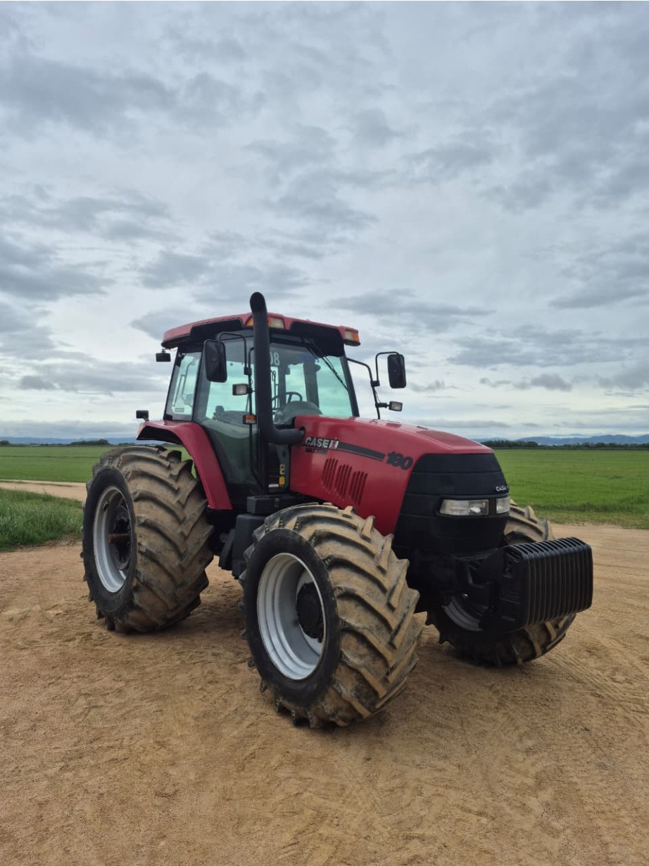 Trator Case Maxxum 180 ano 2011