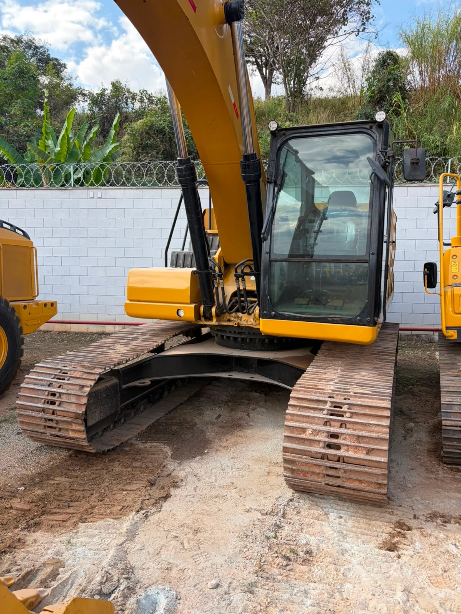 Escavadeira Caterpillar 320GC ano 2021