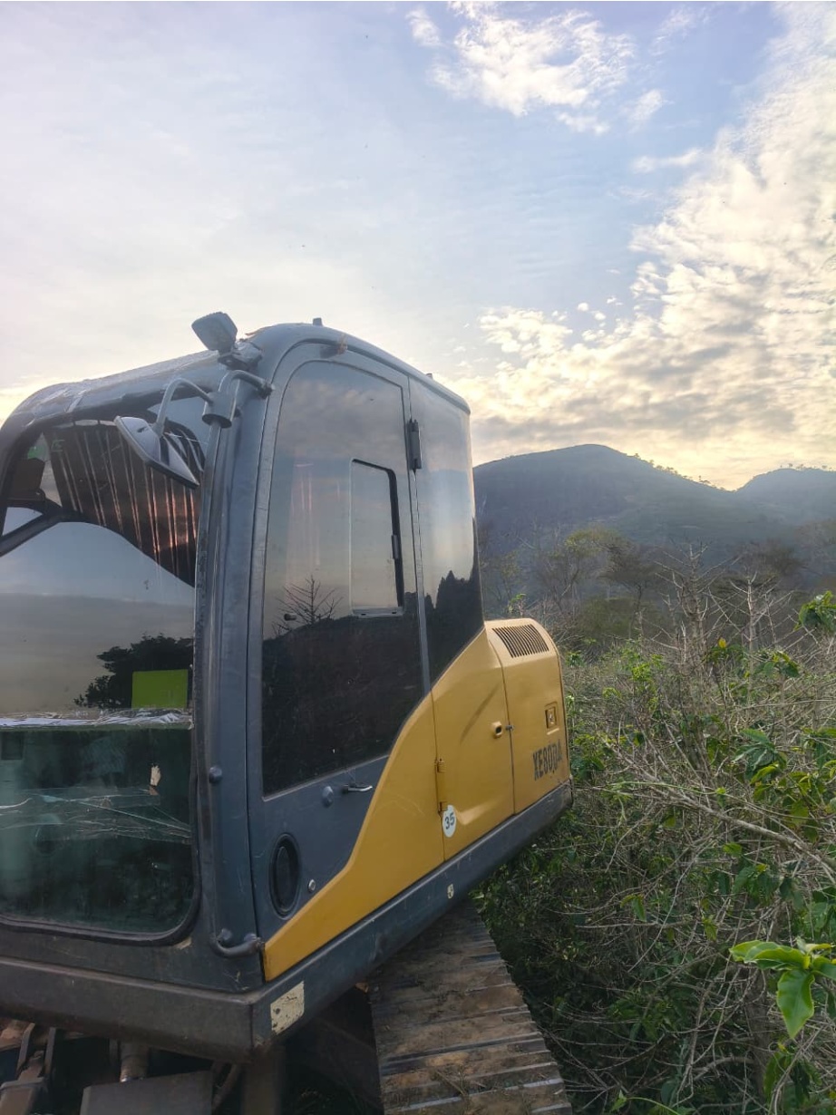 Mini Escavadeira XCMG XE80DA ano 2022