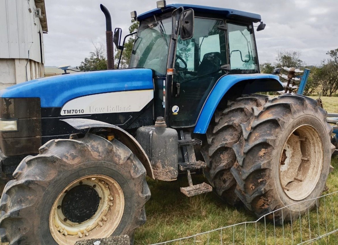 Trator New Holland TM 7010 ano 2012