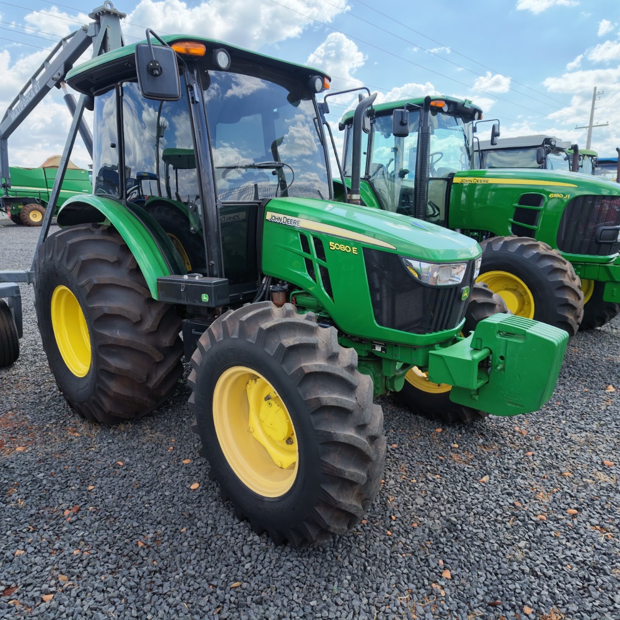 Trator John Deere 5080E ano 2022