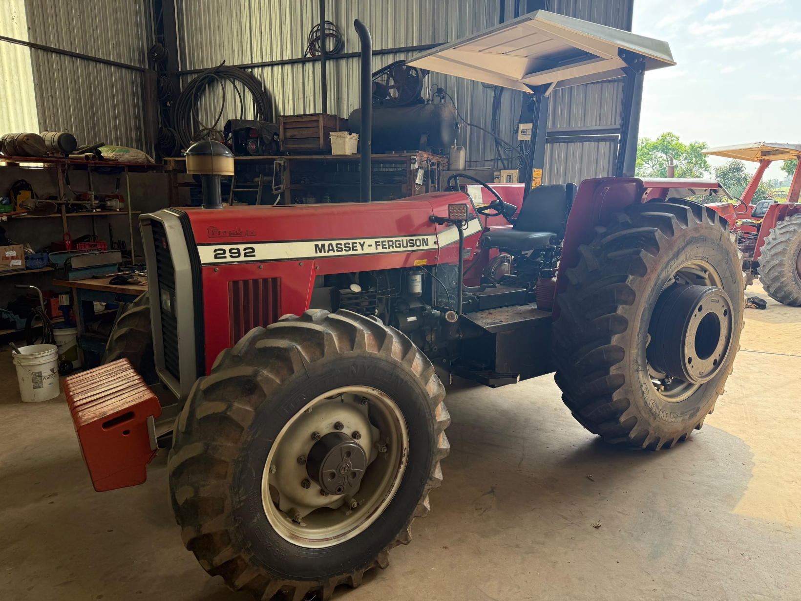 Trator Massey Ferguson MF 292 ano 1992