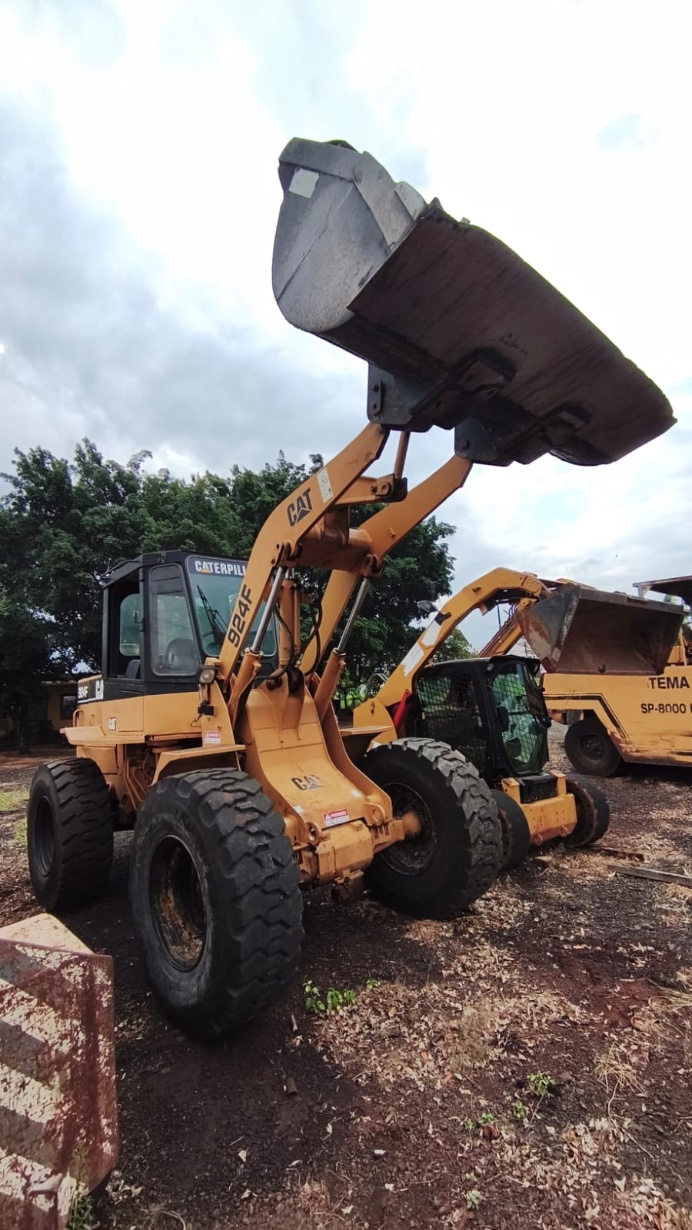 Pá Carregadeira Caterpillar 924F ano 2024