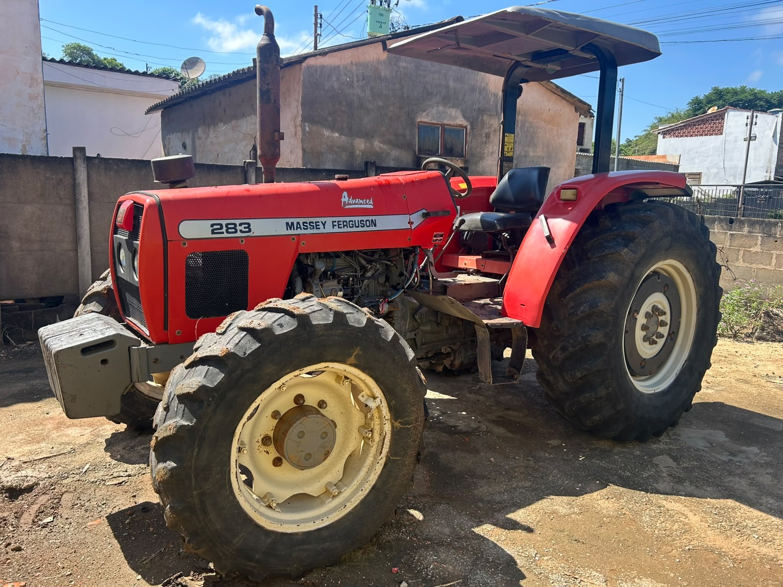 Trator Massey Ferguson MF 283 ano 2009