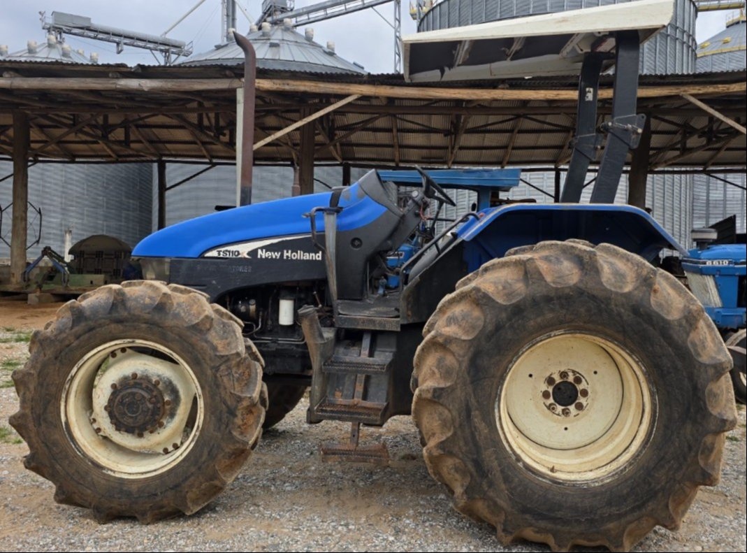 Trator New Holland TS 110 ano 2004