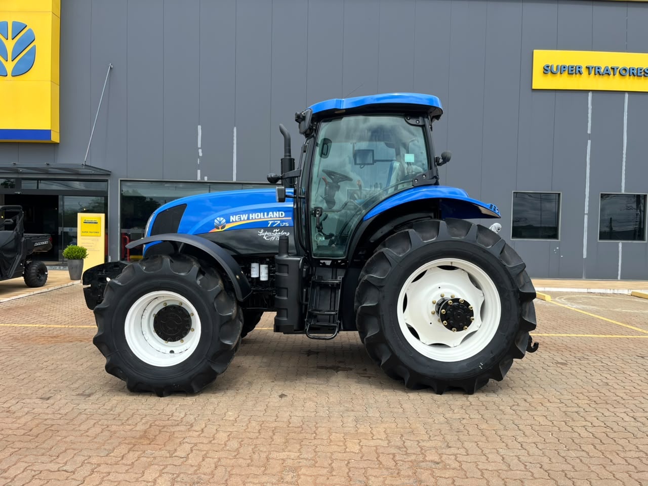 Trator New Holland T7.175 ano 2015