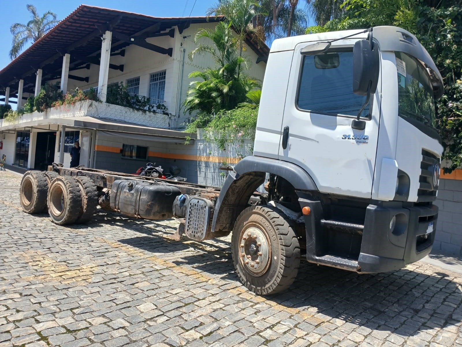 Caminhão Volkswagen 31-330 E Constellation 6x4 2p (Diesel)(E5) ano 2022