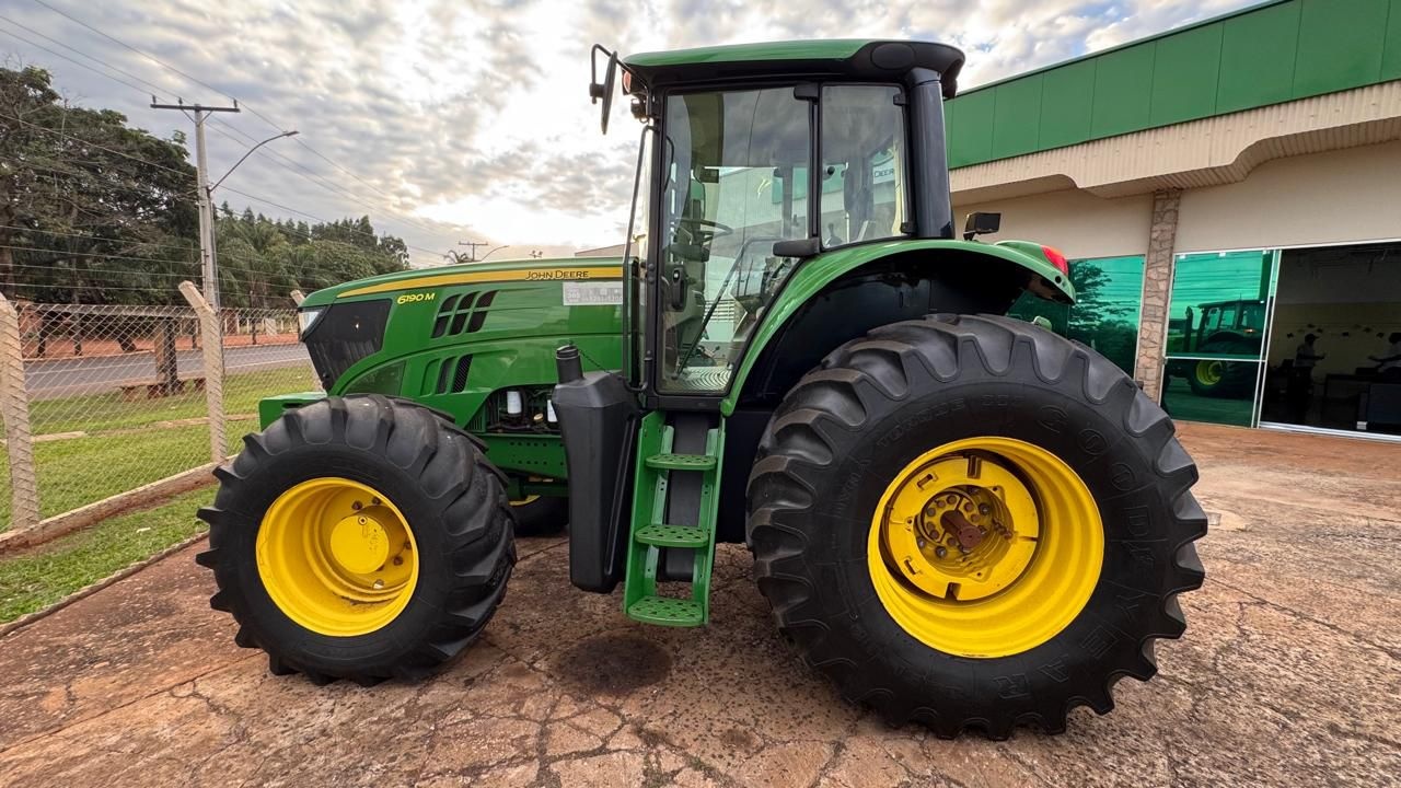 Trator John Deere 6190M ano 2023