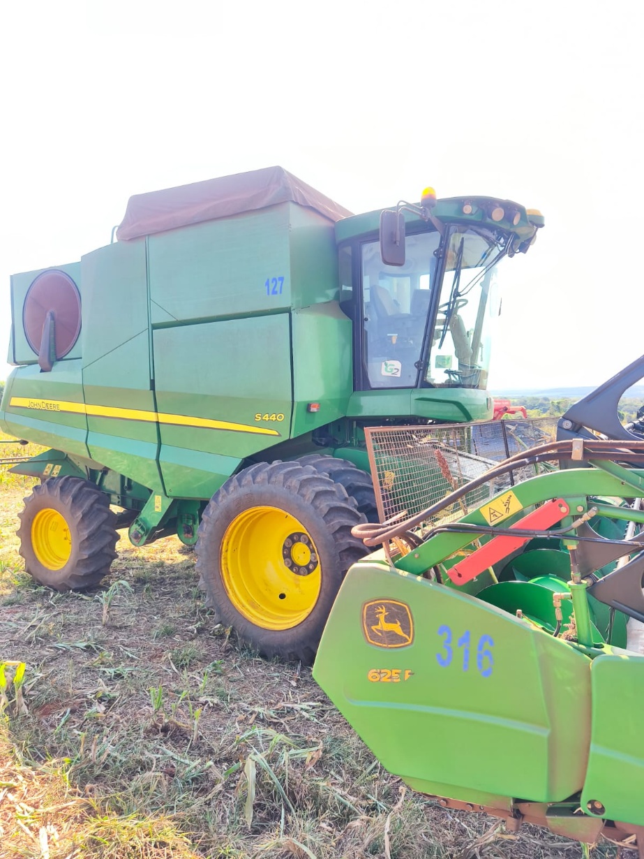 Colheitadeira John Deere S440 ano 2019