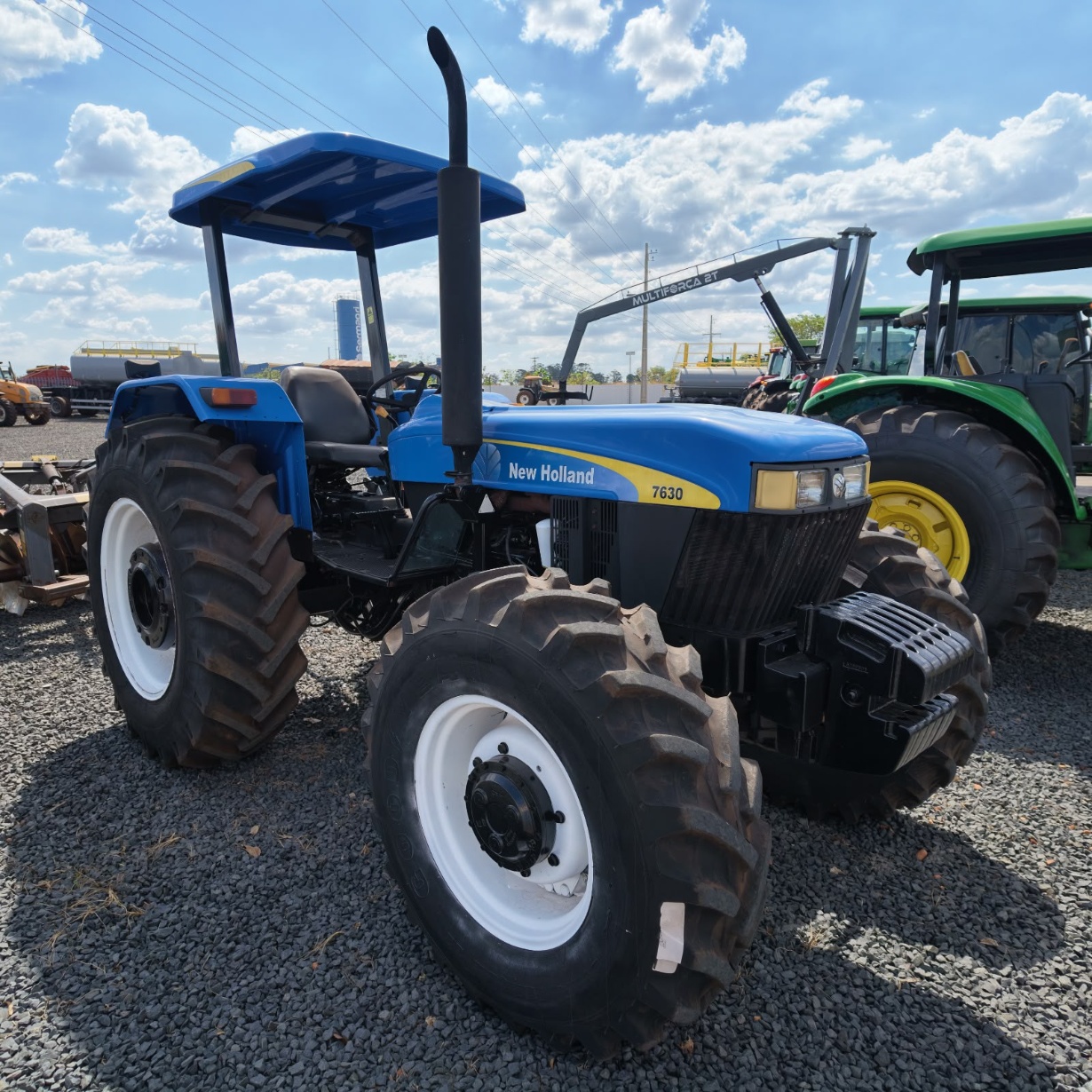 Trator New Holland 7630 ano 2015