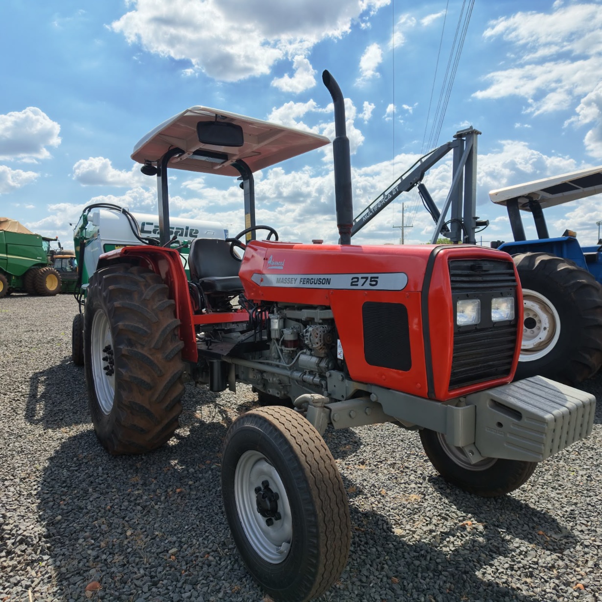 Trator Massey Ferguson MF 275 Advanced ano 2003