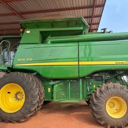 Colheitadeira John Deere 9570 STS ano 2010