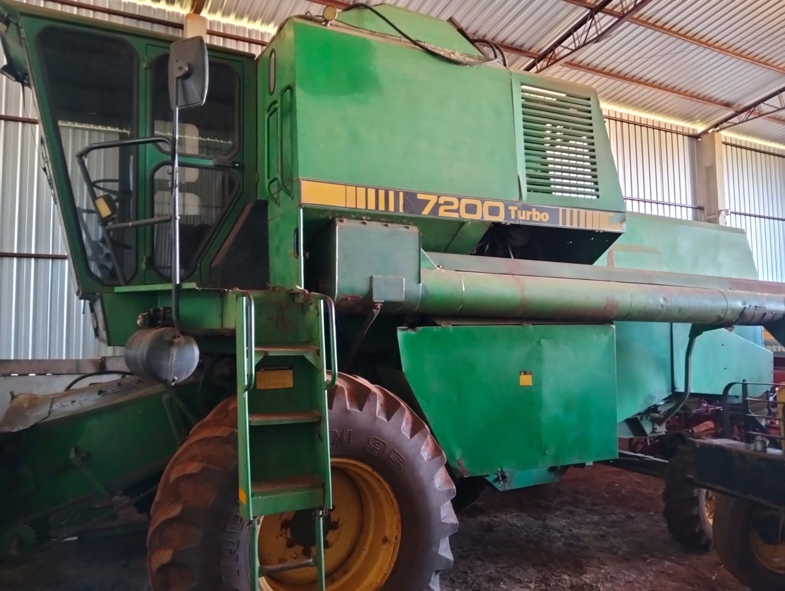 Colheitadeira SLC 7200 ano 1994