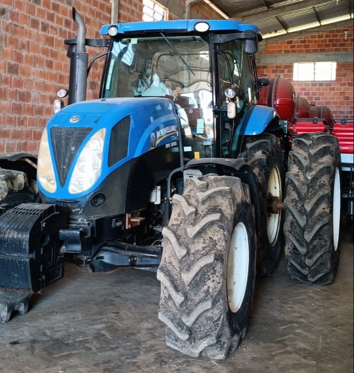 Trator New Holland T7.175 ano 2016
