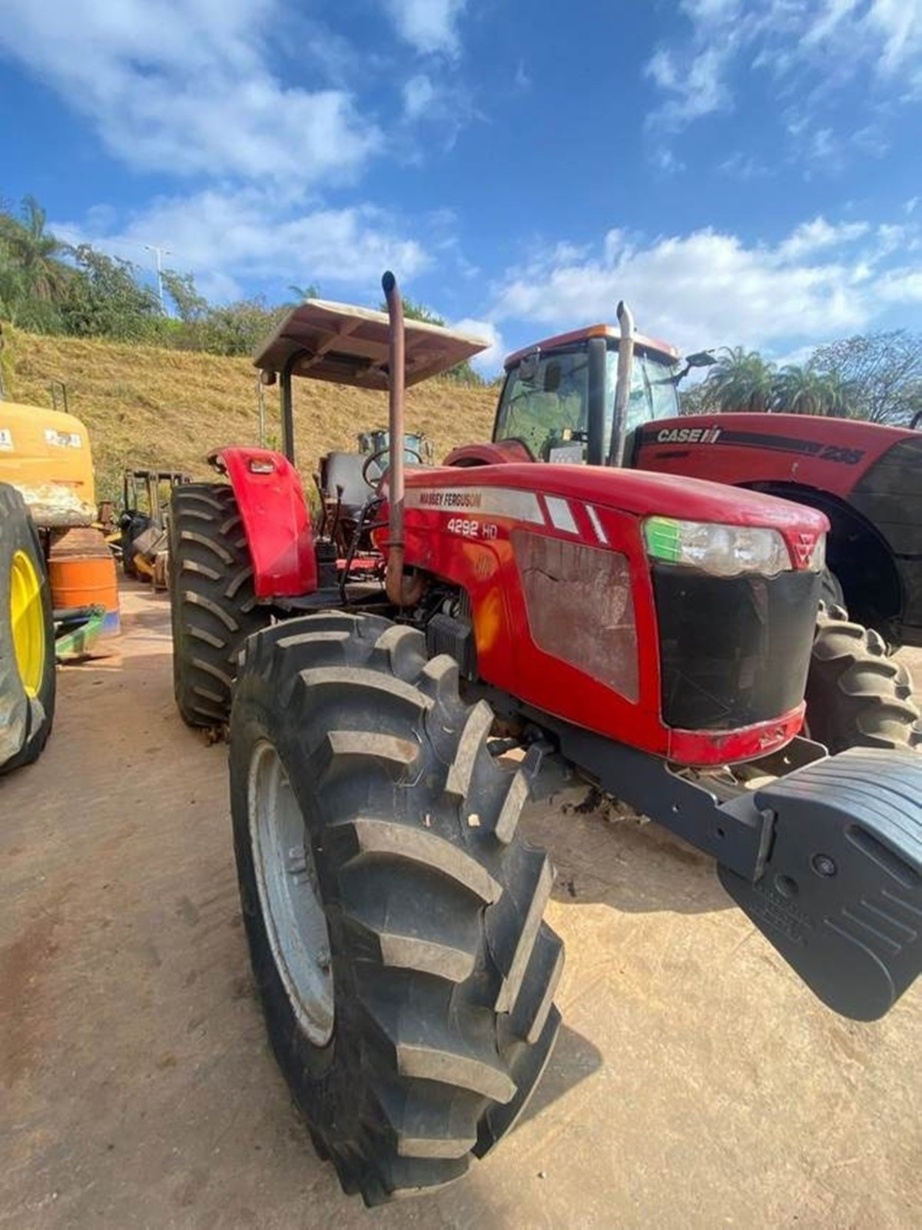 Trator Massey Ferguson 4292HD ano 2015