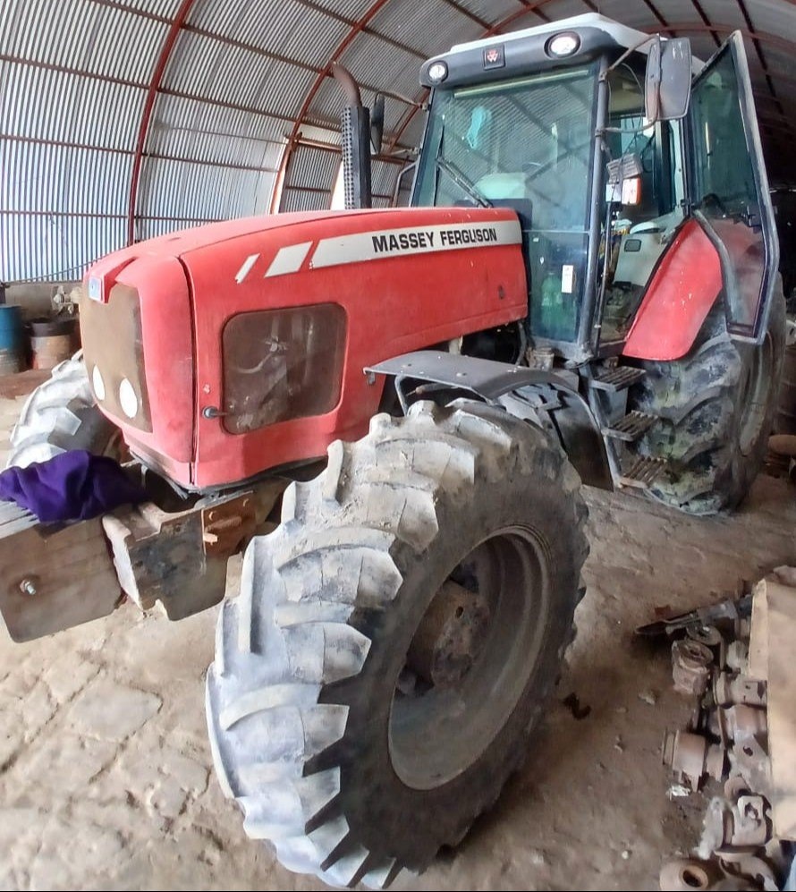 Trator Massey Ferguson MF 680 ano 2008