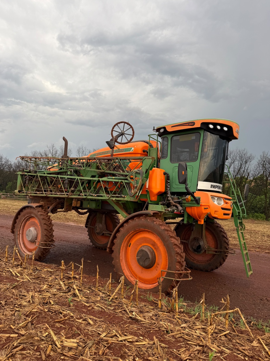 Pulverizador Autopropelido Stara IMPERADOR 3100 ano 2015