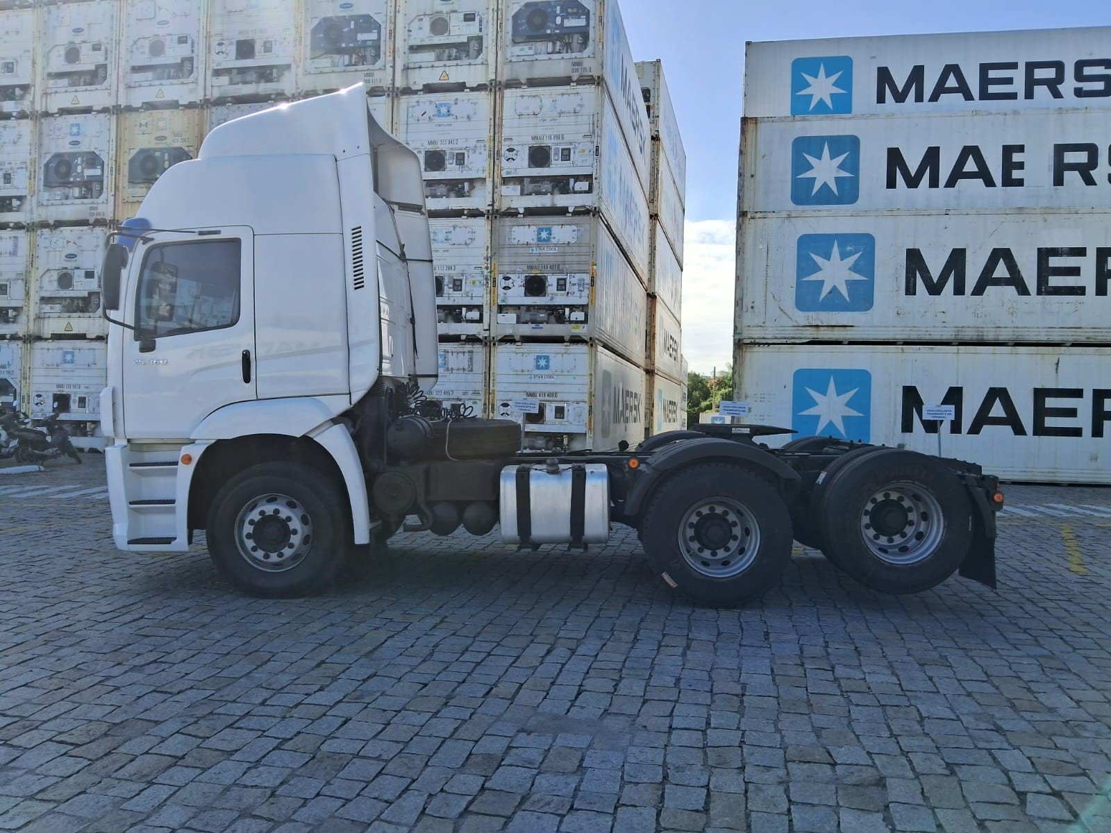 Caminhão Volkswagen 25360 6x2 ano 2022