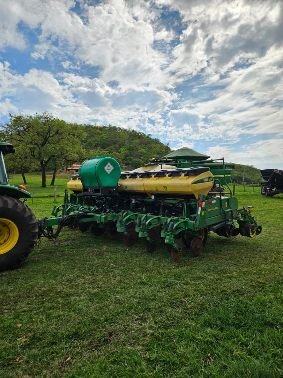 Plantadeira John Deere 2115 CCS ano 2010